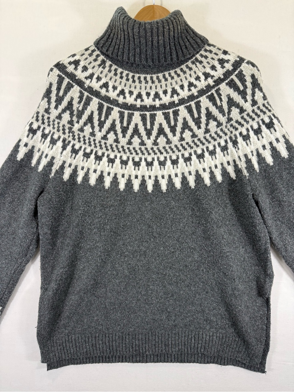 H&M Gray and White Fair Isle Turtleneck Sweater